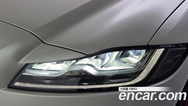 Jaguar XF 2017 — photo 8