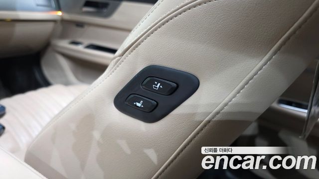 Jaguar XF 2017 — photo 29