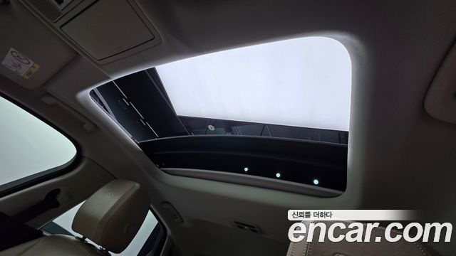 Jaguar XF 2017 — photo 33