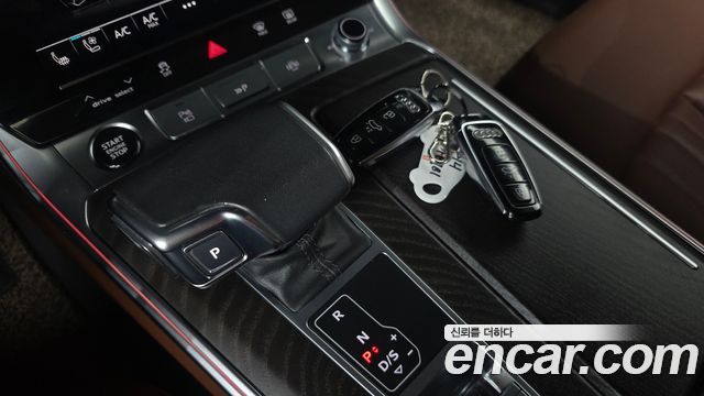 Audi A6 2022 — photo 12