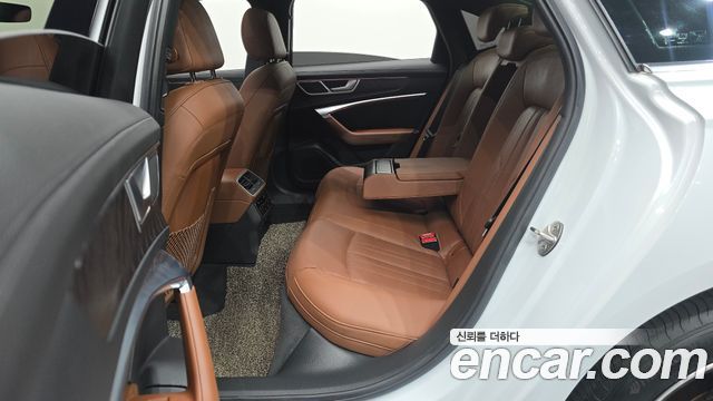Audi A6 2022 — photo 18