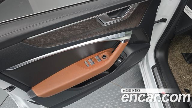 Audi A6 2022 — photo 14
