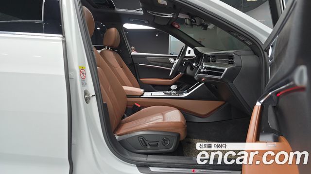 Audi A6 2022 — photo 16