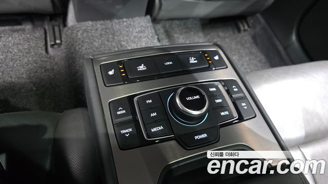 Hyundai Genesis 2015 — photo 19