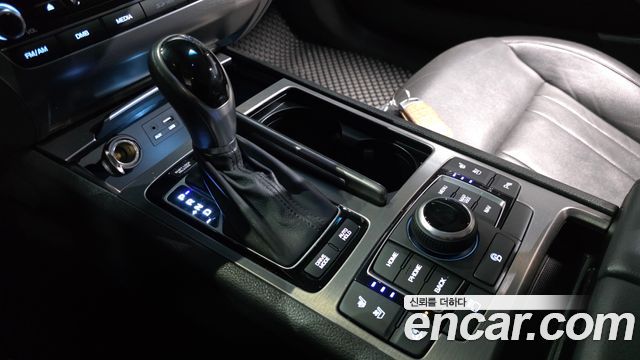 Hyundai Genesis 2016 — photo 9
