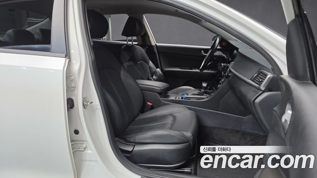 Kia K5 2019 — photo 11