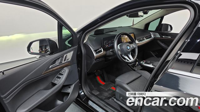 BMW 2-Series 2023 — photo 13