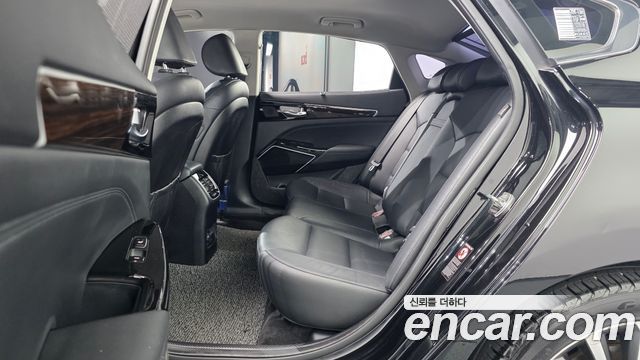 Kia K7 2018 — photo 12