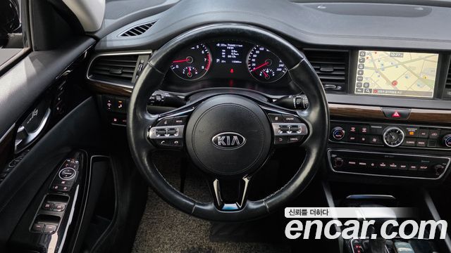 Kia K7 2018 — photo 13