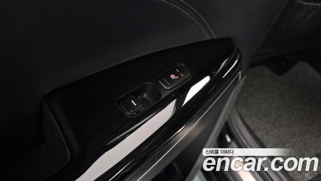 Kia K7 2018 — photo 18