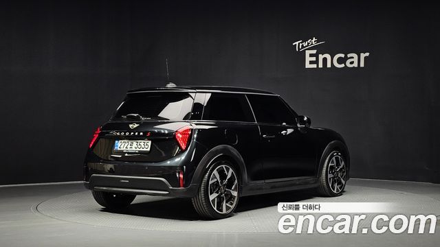 Mini Cooper 2026 — photo 2
