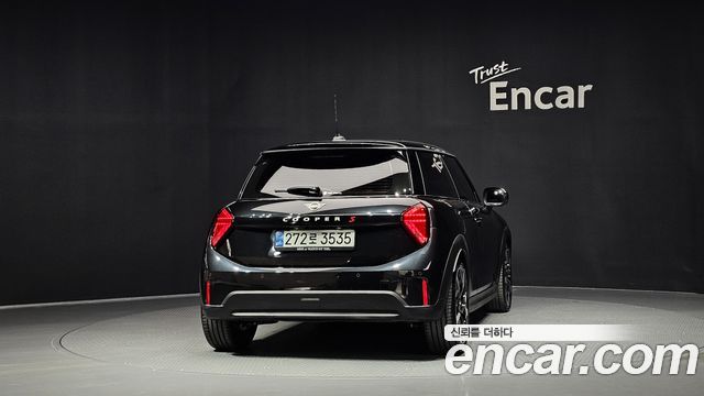 Mini Cooper 2026 — photo 4
