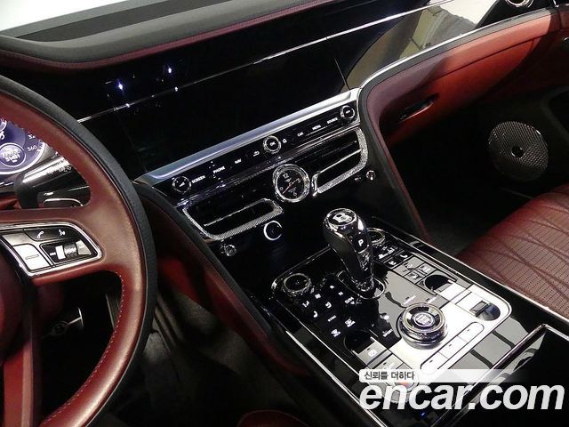 Bentley Flying Spur 2022 — photo 10