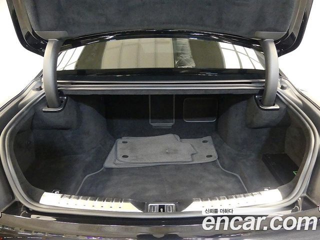 Bentley Flying Spur 2022 — photo 20