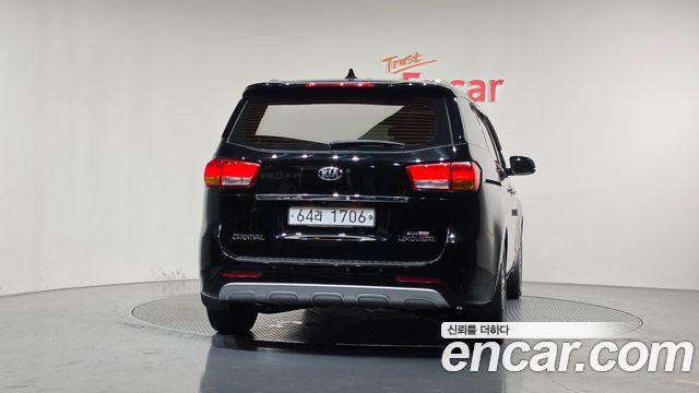 Kia Canival 2016 — photo 4