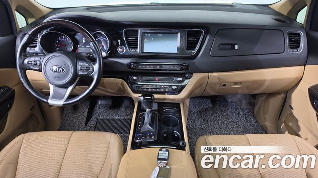 Kia Canival 2016 — photo 7