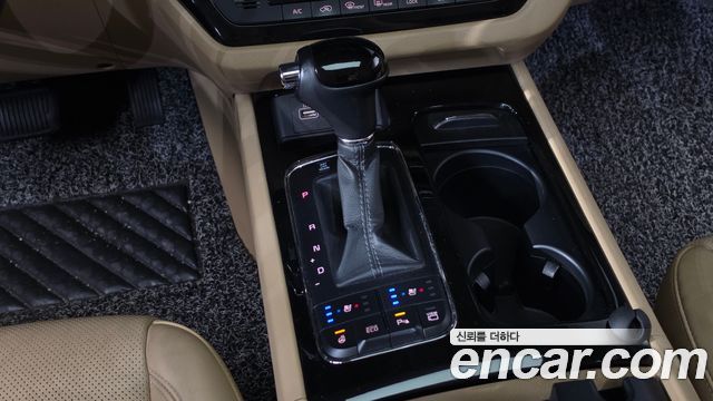 Kia Canival 2016 — photo 9