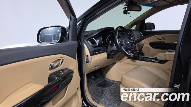 Kia Canival 2016 — photo 10