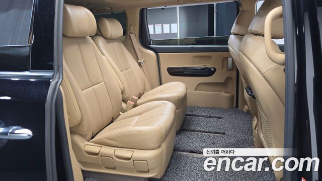Kia Canival 2016 — photo 12