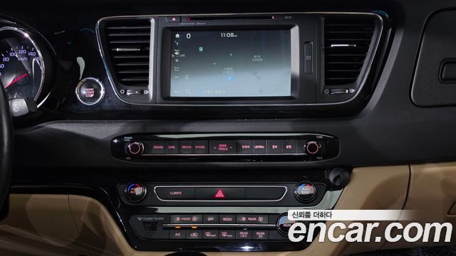 Kia Canival 2016 — photo 14