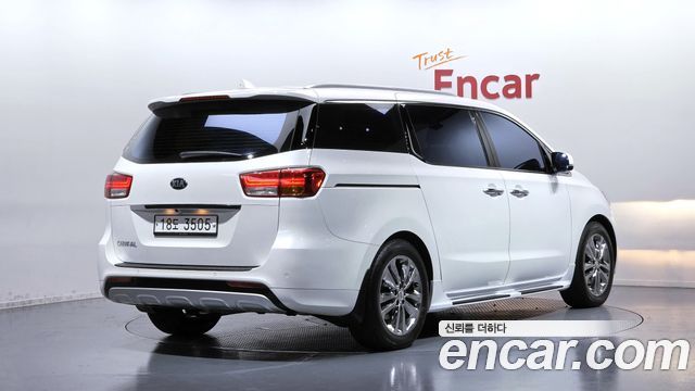 Kia Canival 2016 — photo 2