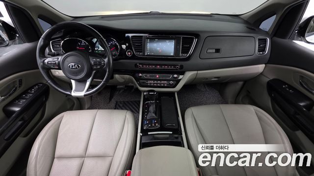 Kia Canival 2016 — photo 10