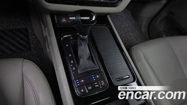 Kia Canival 2016 — photo 12