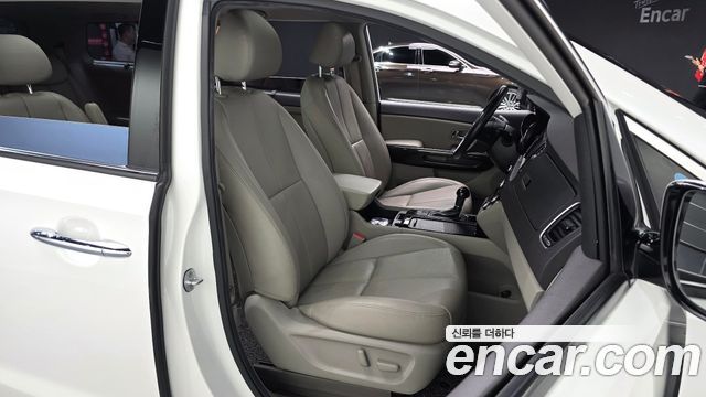 Kia Canival 2016 — photo 17