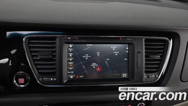 Kia Canival 2016 — photo 20