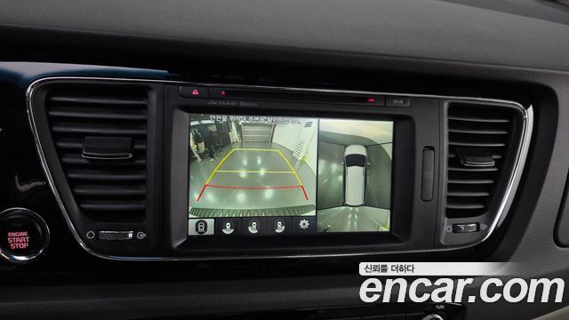 Kia Canival 2016 — photo 21