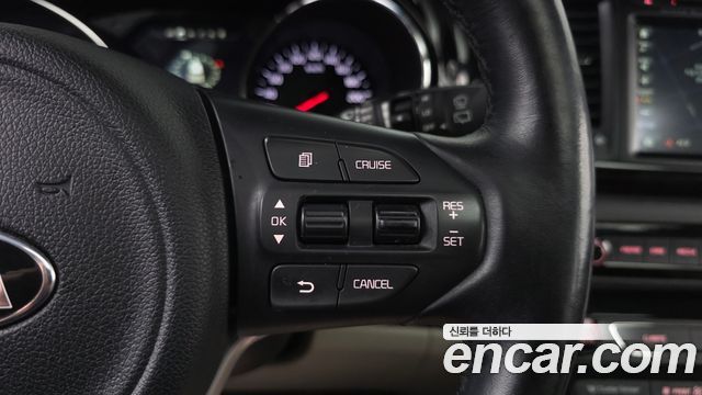 Kia Canival 2016 — photo 22