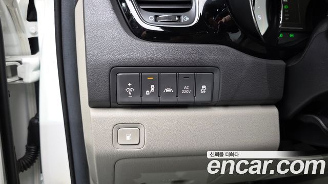 Kia Canival 2016 — photo 23