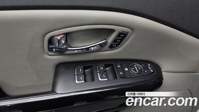 Kia Canival 2016 — photo 24