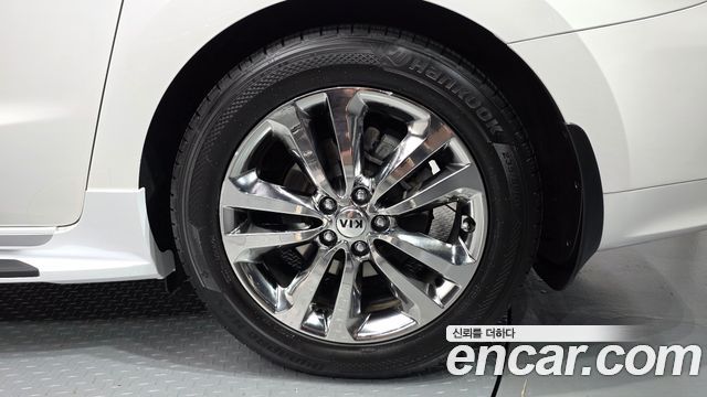 Kia Canival 2016 — photo 7