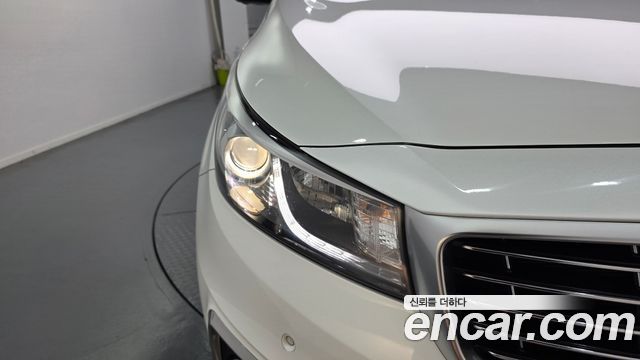 Kia Canival 2016 — photo 8