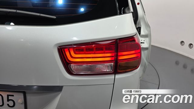 Kia Canival 2016 — photo 9