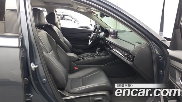 Honda Accord 2023 — photo 17