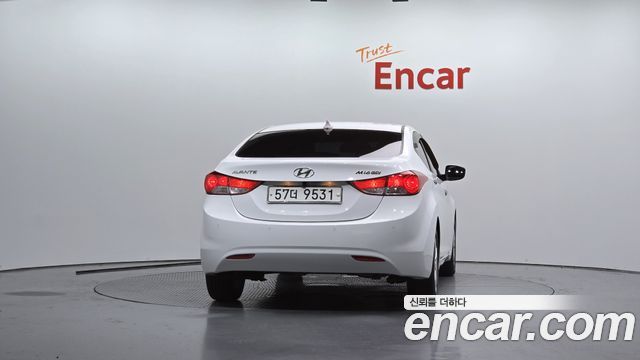 Hyundai AVANTE 2011 — photo 4