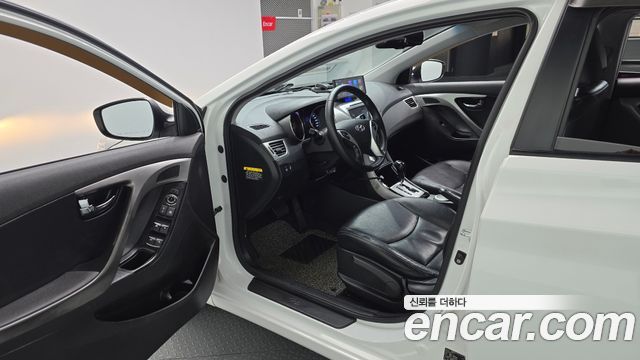 Hyundai AVANTE 2011 — photo 10