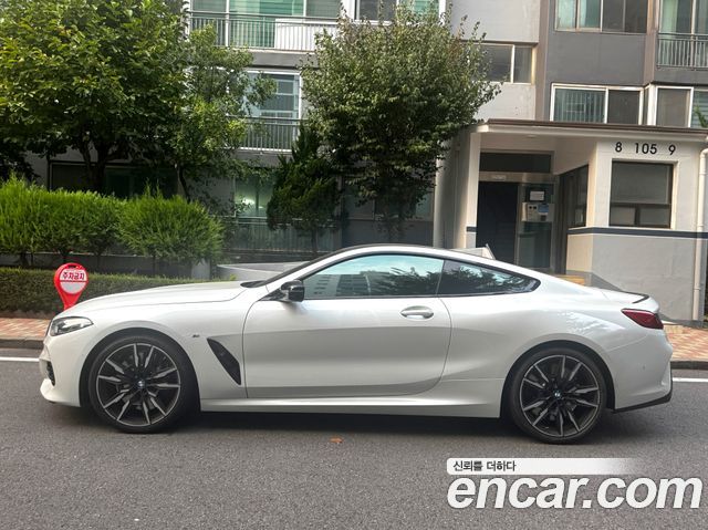 BMW 8-Series 2025 — photo 2