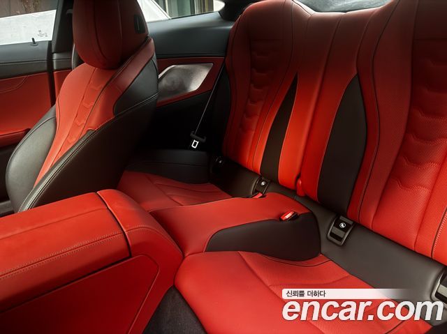BMW 8-Series 2025 — photo 9