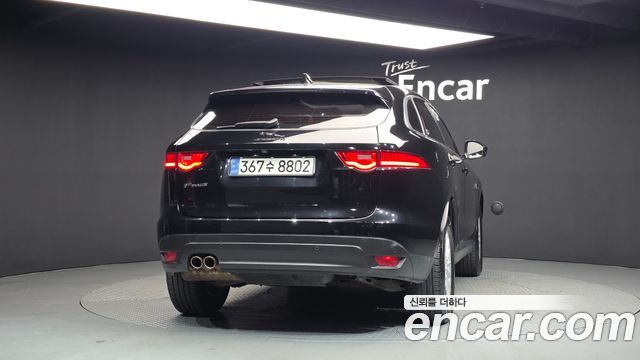 Jaguar F-PACE 2018 — photo 4