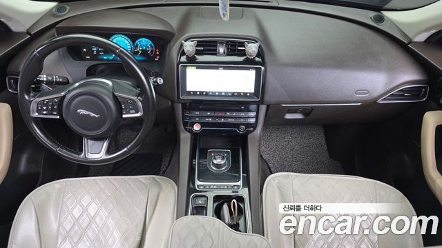 Jaguar F-PACE 2018 — photo 7