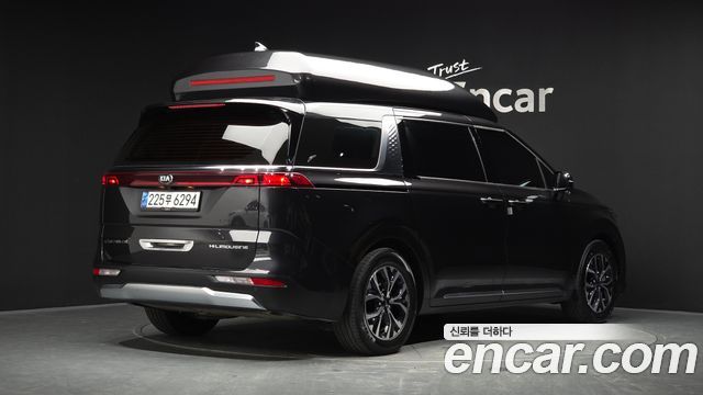 Kia Canival 2021 — photo 2
