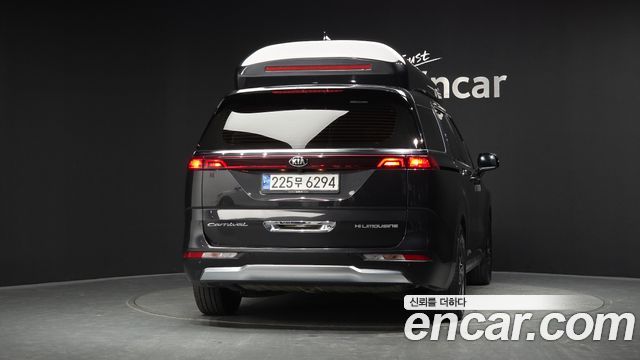 Kia Canival 2021 — photo 4