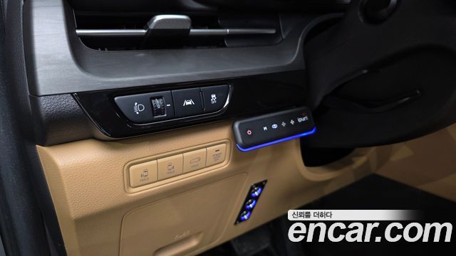Kia Canival 2021 — photo 24