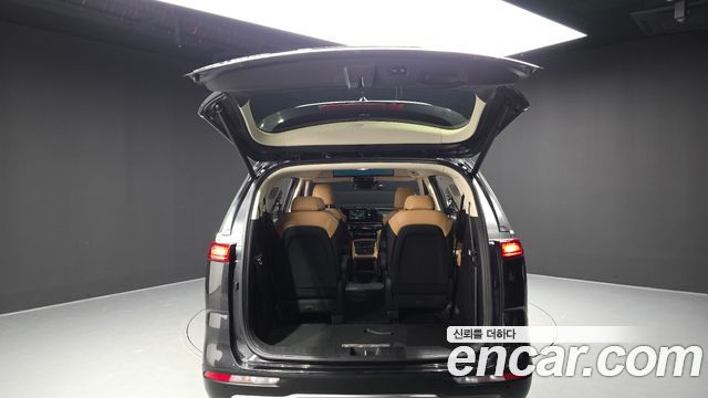 Kia Canival 2021 — photo 26