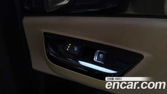 Kia Canival 2021 — photo 28