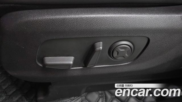 Kia Canival 2021 — photo 32