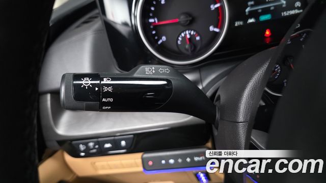 Kia Canival 2021 — photo 35